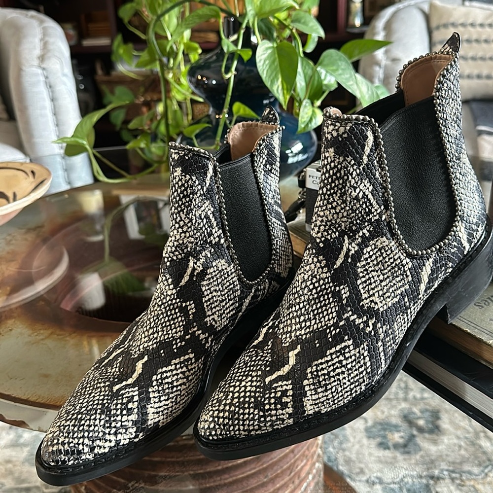 Coach Bowery Western cowgirl Bootie Snakeskin ankle boots sz 5.5 EUR 36